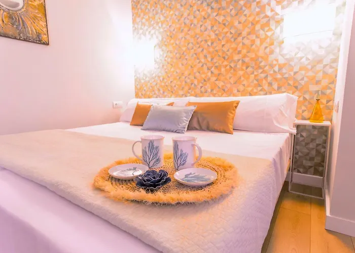 Apartamento Malaga Beach شقة *