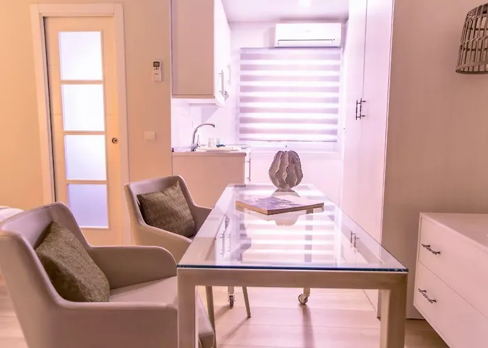 Apartamento Malaga Beach شقة *