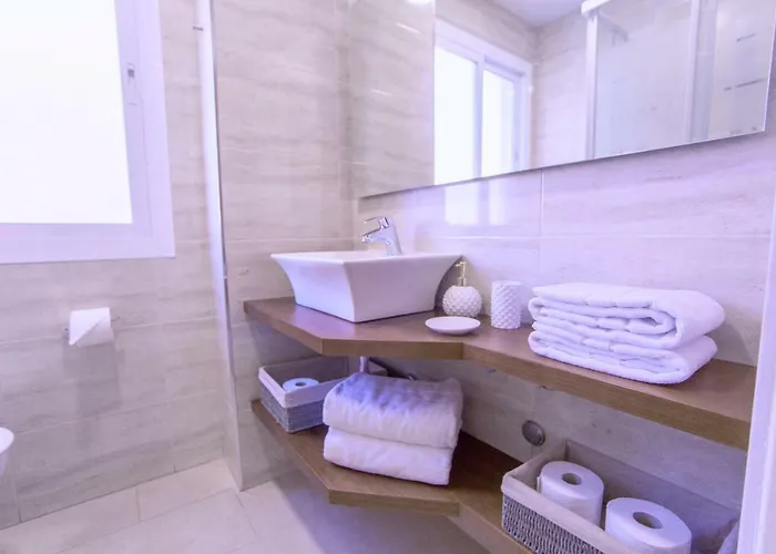 Apartamento Malaga Beach شقة *